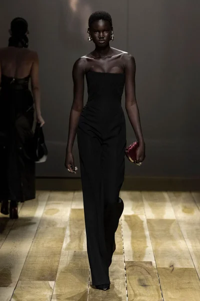 Look 49